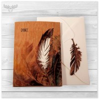 Klappkarte aus Holz mit Holz-Anhänger Feder