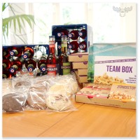 Team-Snackbox für Mitarbeiter mit Snacks, Cookies und Getränken
